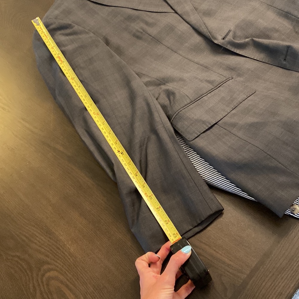 Hugo Boss suit jacket - Picture 8 of 9